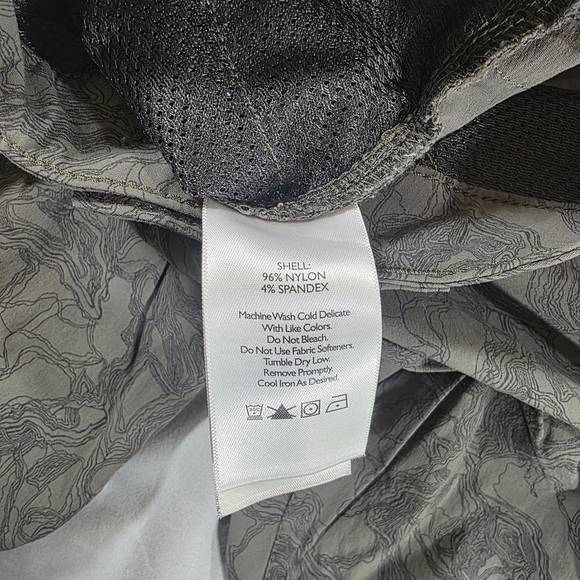 Eddie Bauer Green Gray Patterned Cargo Capris - Picture 3 of 7